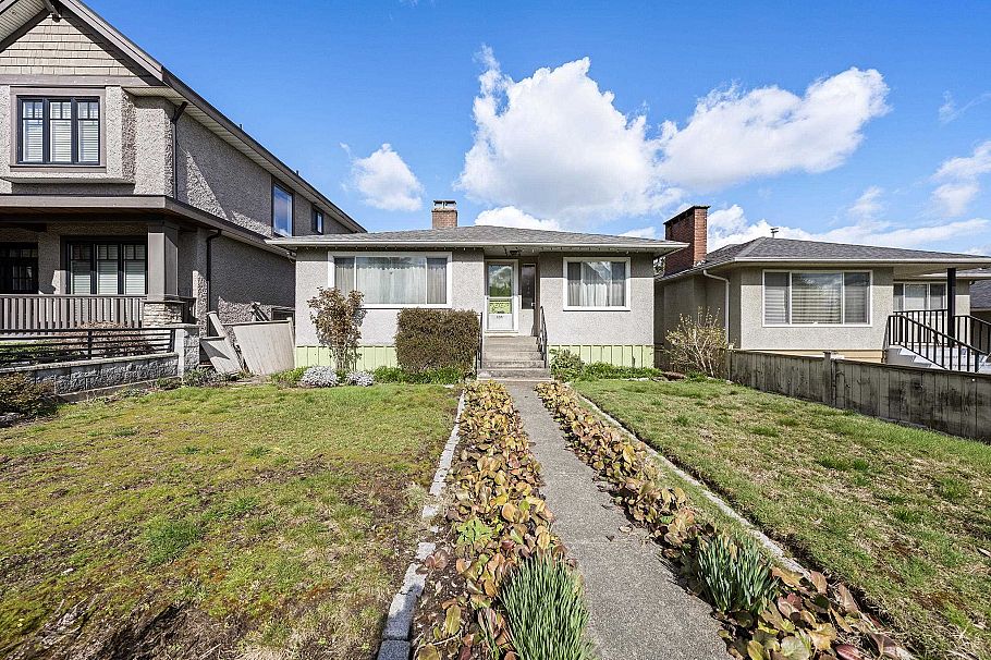 3281 E 2nd Avenue Vancouver, BC - 26