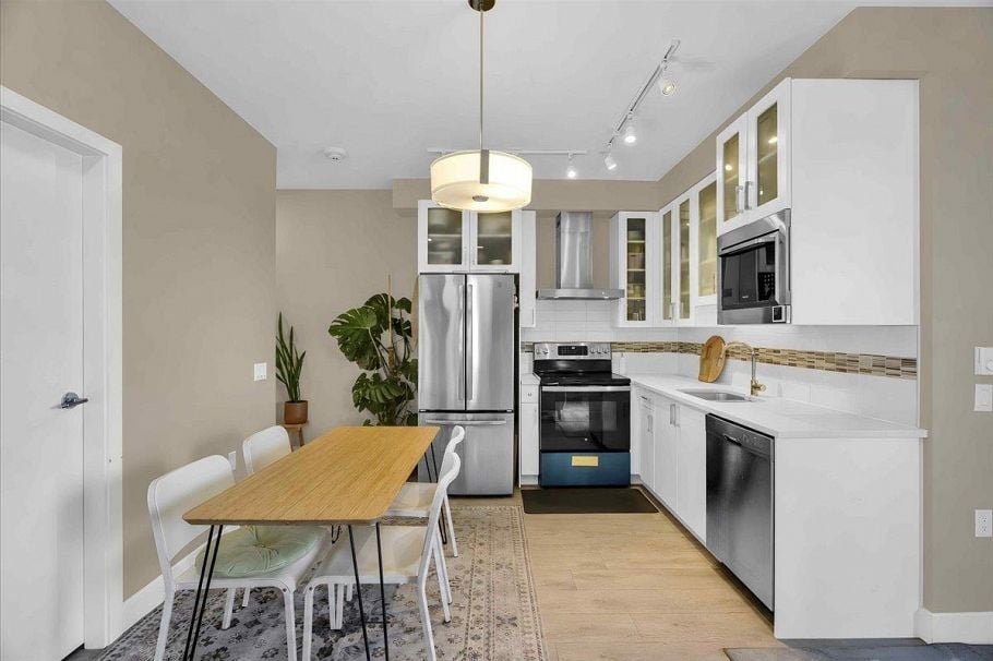 303 4882 Slocan Street Vancouver, BC - 9