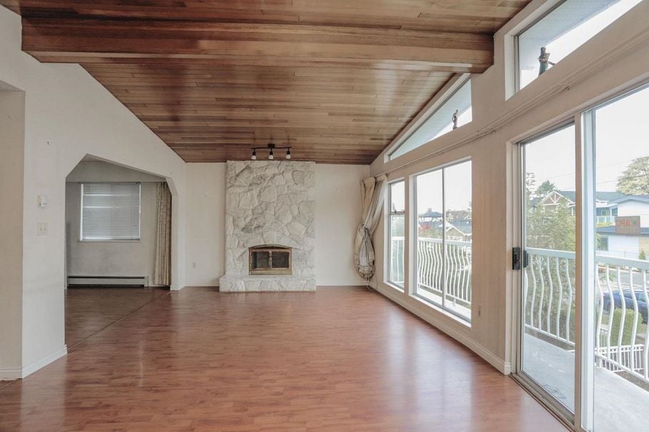 448 E 59th Avenue Vancouver, BC - 5