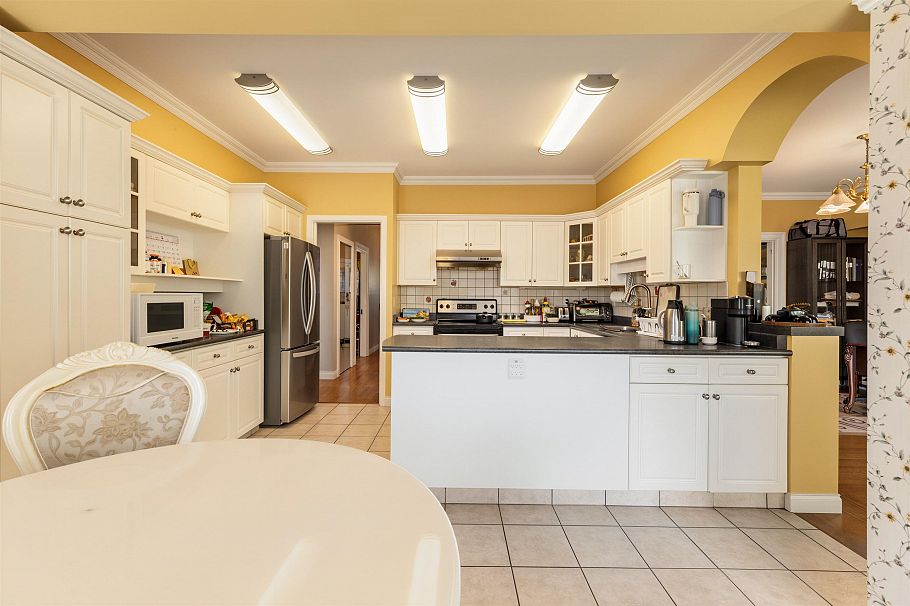 1986 W 43rd Avenue Vancouver, BC - 5