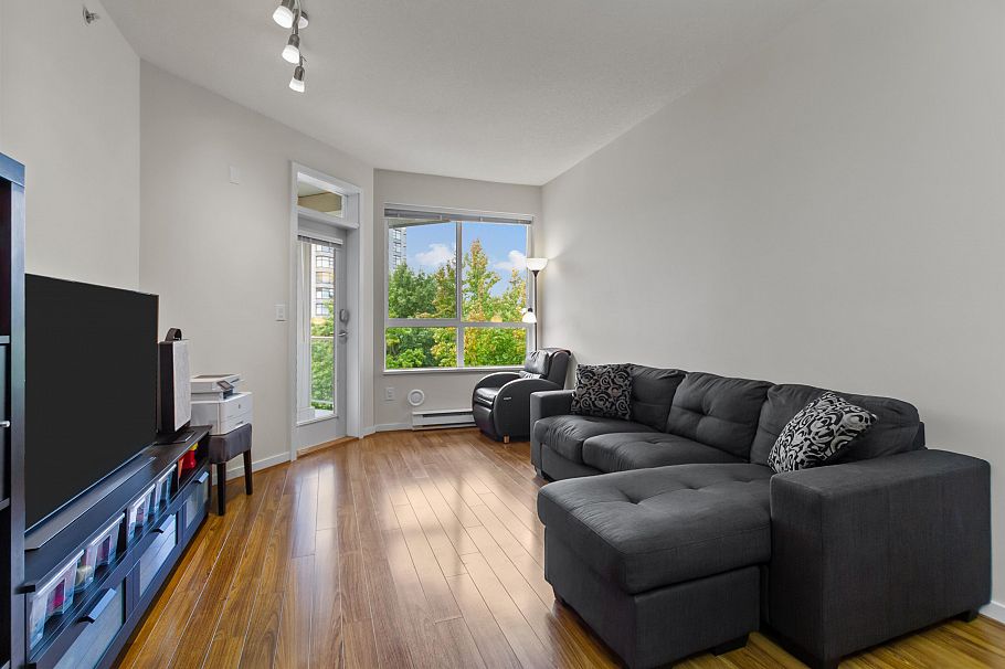 408 3651 Foster Avenue Vancouver, BC - 3