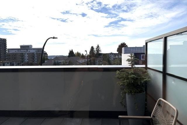 307 110 E 17th Street Vancouver, BC - 10