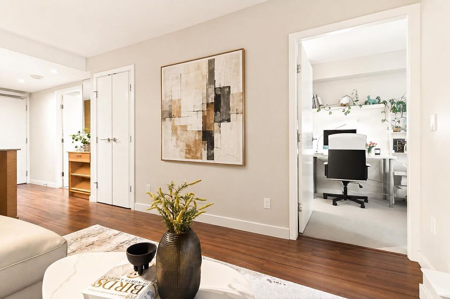 413 135 E 17 Street North Vancouver, BC - 2