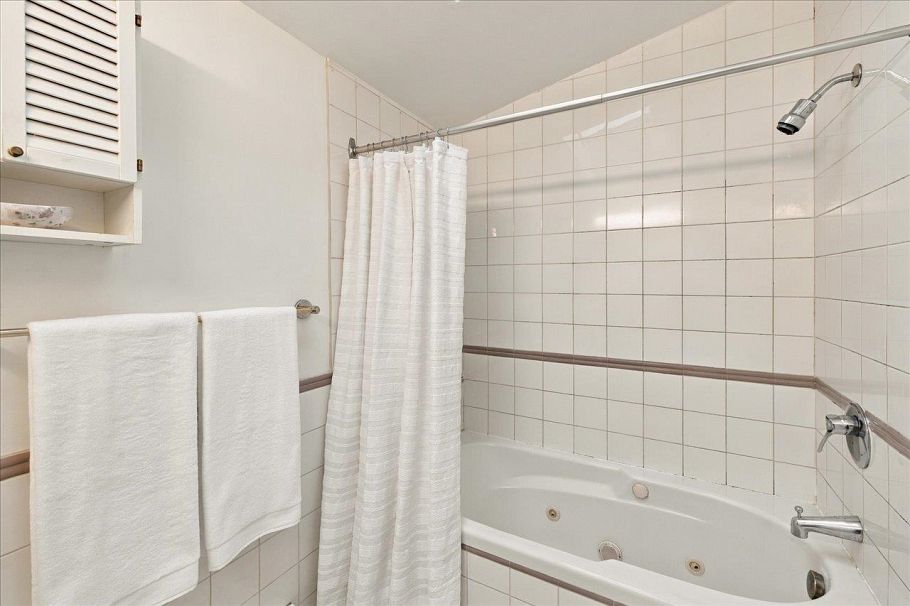 706 W 24th Avenue Vancouver, BC - 25