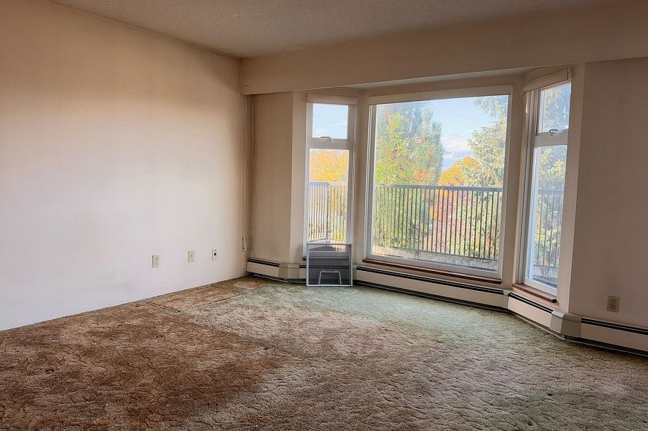 1318 E 34th Avenue Vancouver, BC - 2