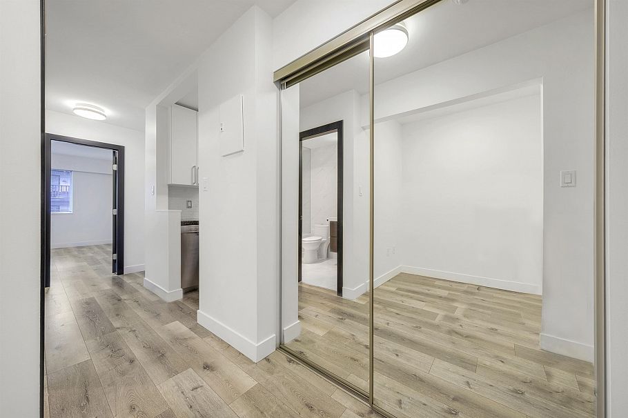 302 170 E 3rd Street North Vancouver, BC - 4