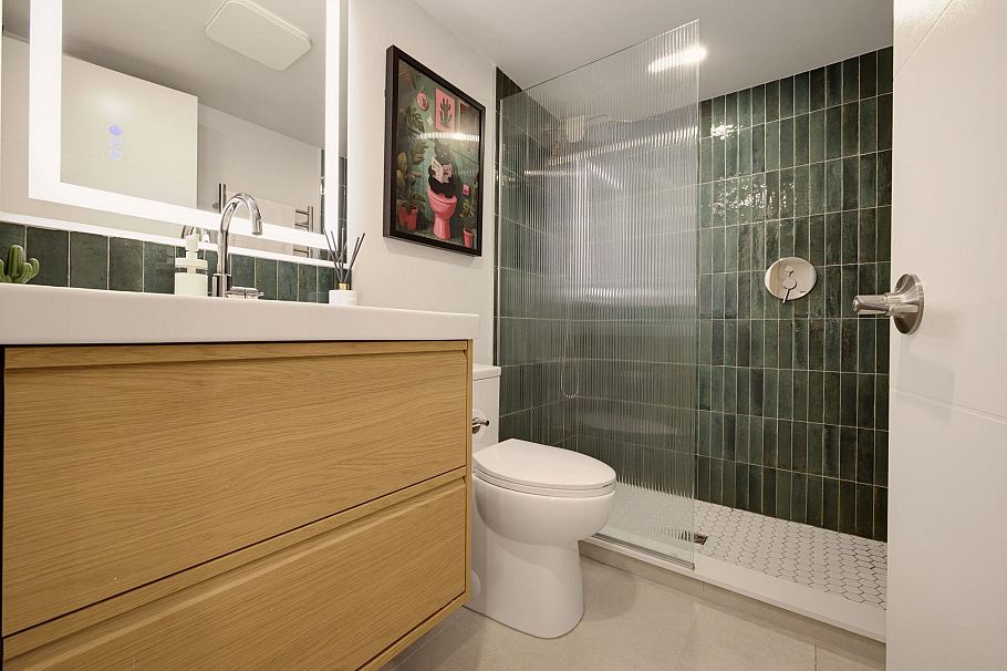 204 1345 Comox Street Vancouver, BC - 18