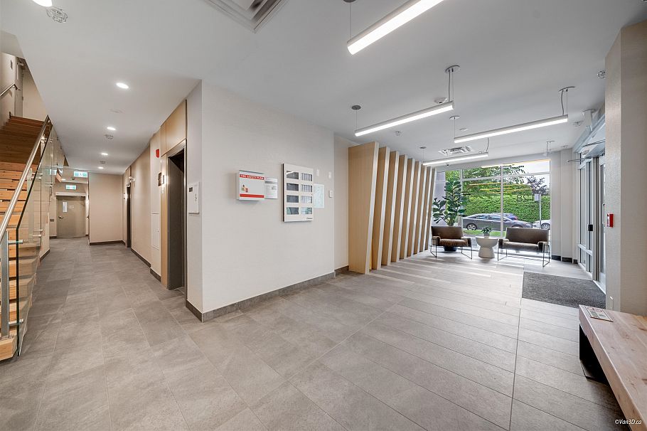 207 128 E 8th Street North Vancouver, BC - 23