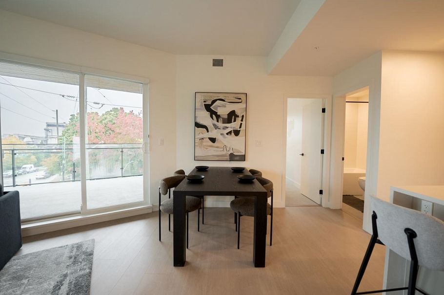 360 422 E 3rd Street North Vancouver, BC - 5