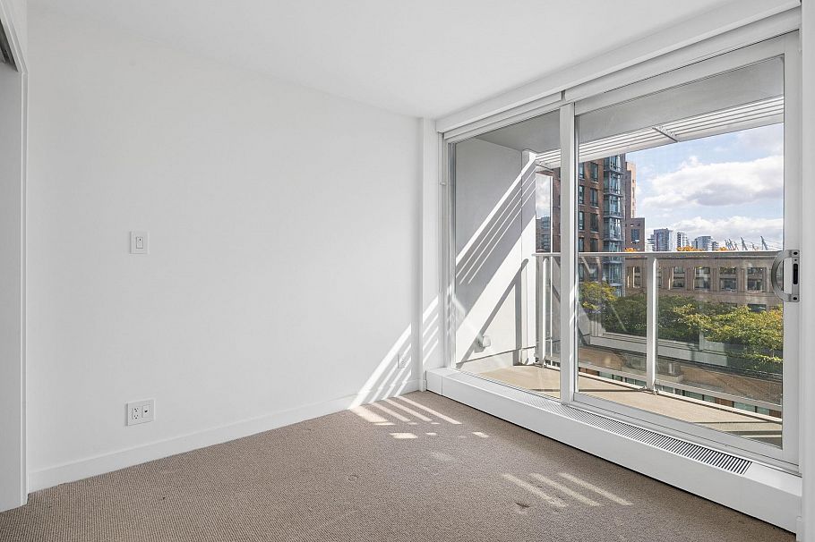 1211 777 Richards Street Vancouver, BC - 10