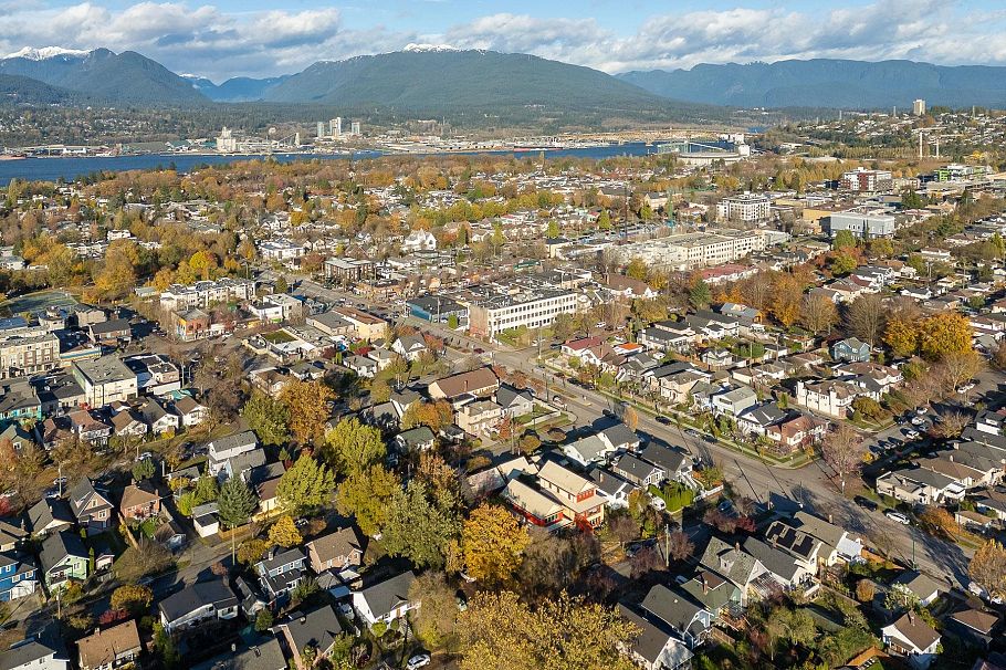 2305 Turner Street Vancouver, BC - 32