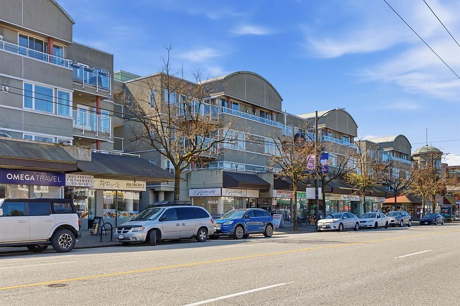 211 3250 W Broadway Vancouver, BC - 34