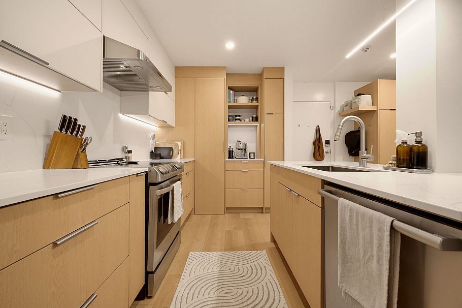 204 1345 Comox Street Vancouver, BC - 7