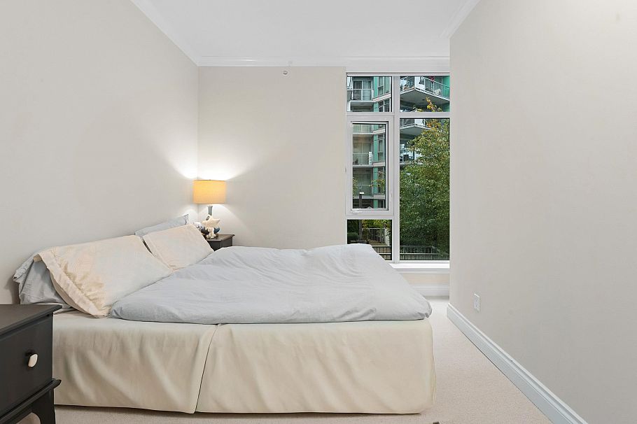 211 185 Victory Ship Way North Vancouver, BC - 14