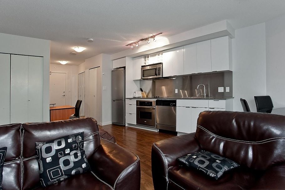 608 233 ROBSON STREET, Vancouver BC V6B 0E8 Vancouver, BC - 1