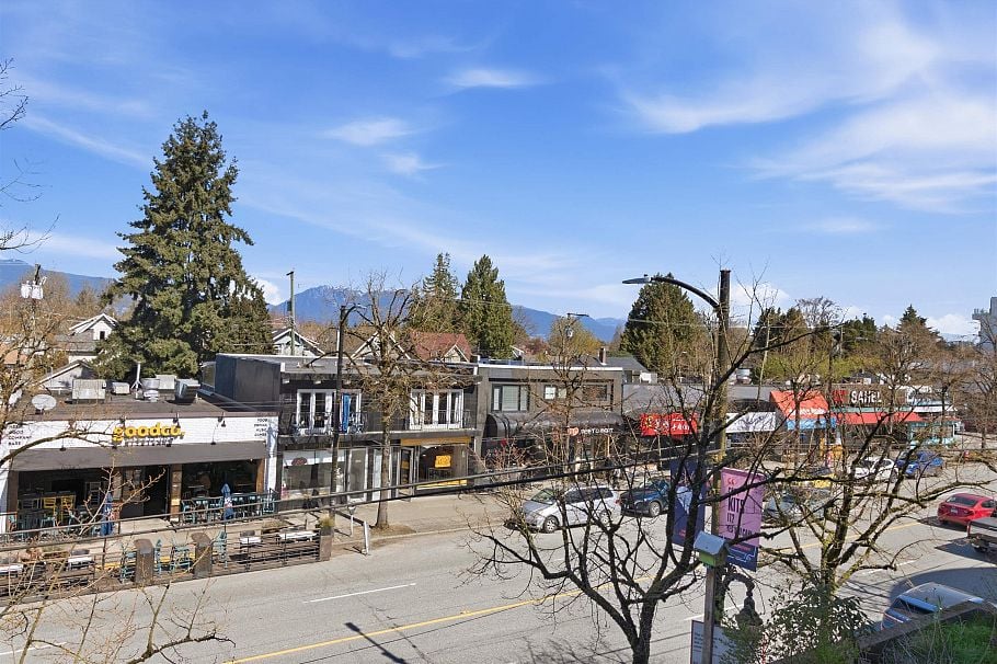 211 3250 W Broadway Vancouver, BC - 31