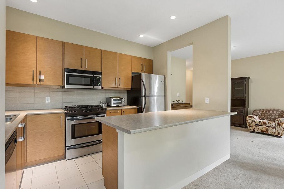 206 188 W 29th Street North Vancouver, BC - 12
