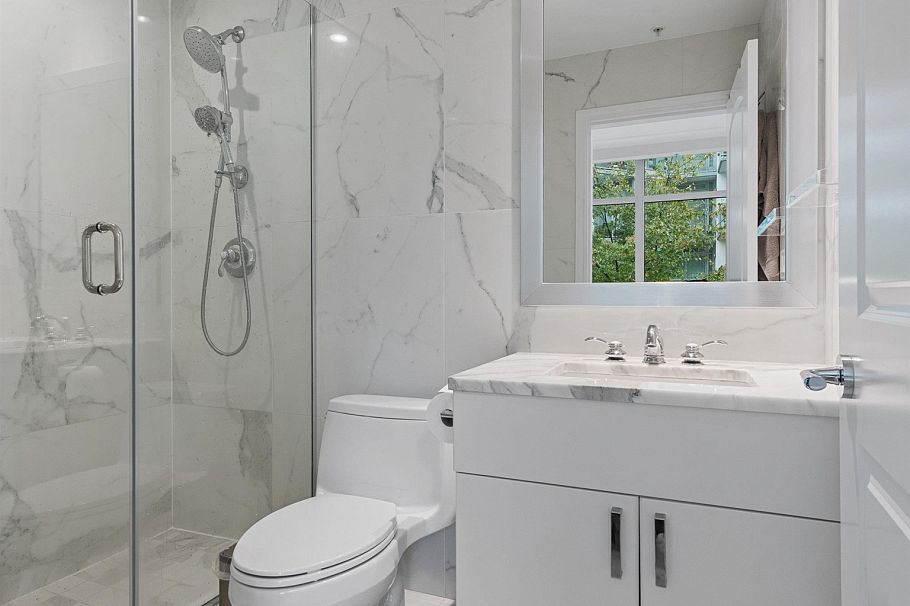 211 185 Victory Ship Way North Vancouver, BC - 22