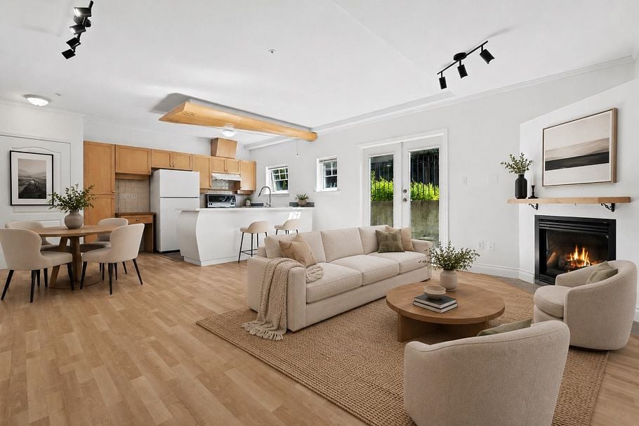 3027 W 7th Avenue Vancouver, BC - 1