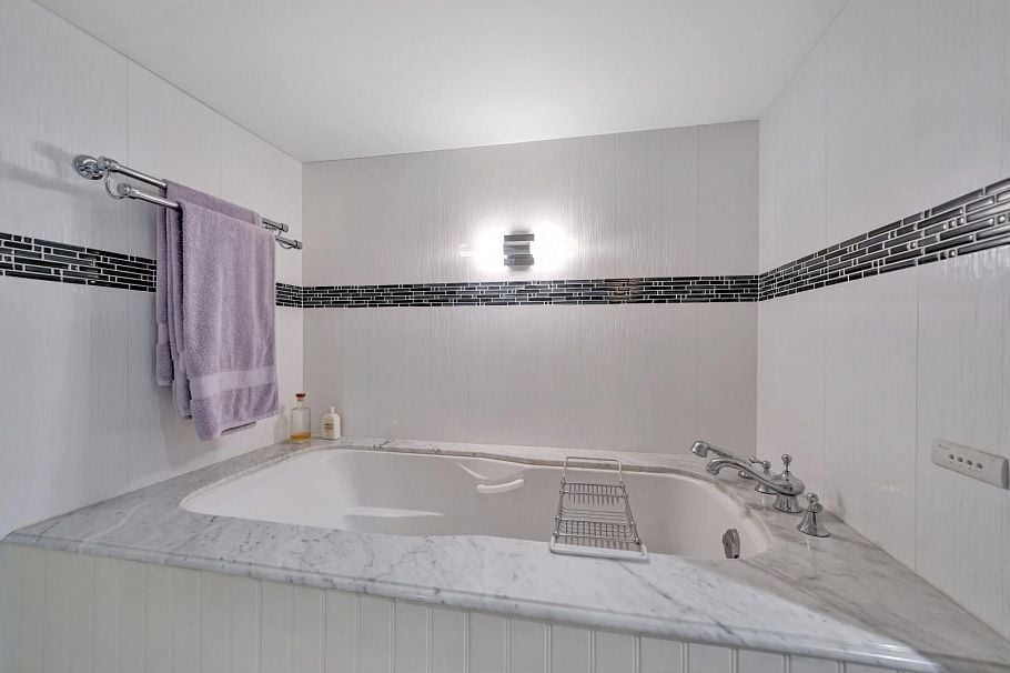 2303 W 3rd Avenue Vancouver, BC - 21