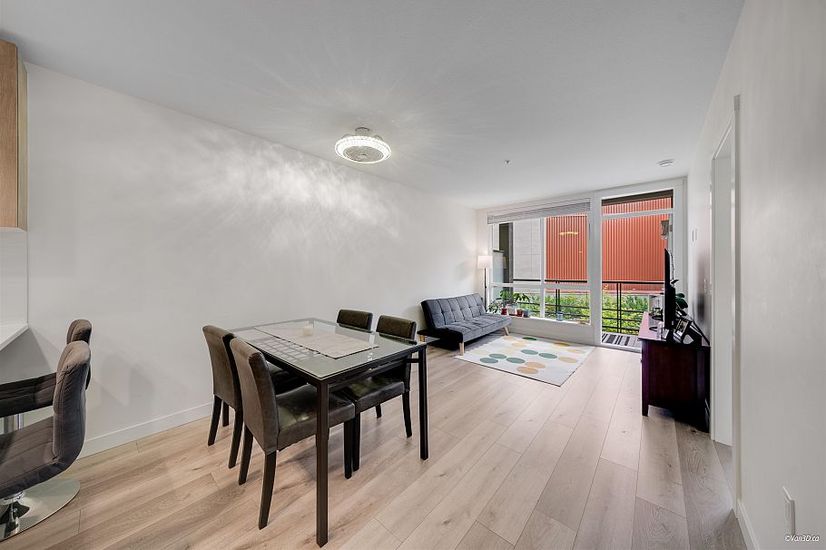 207 128 E 8th Street North Vancouver, BC - 12