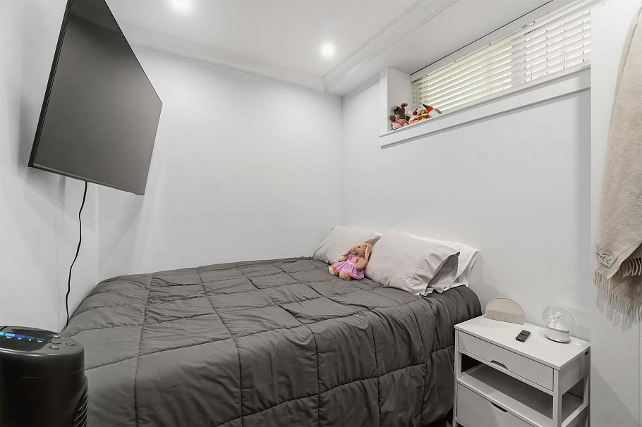 3162 Venables Street Vancouver, BC - 24