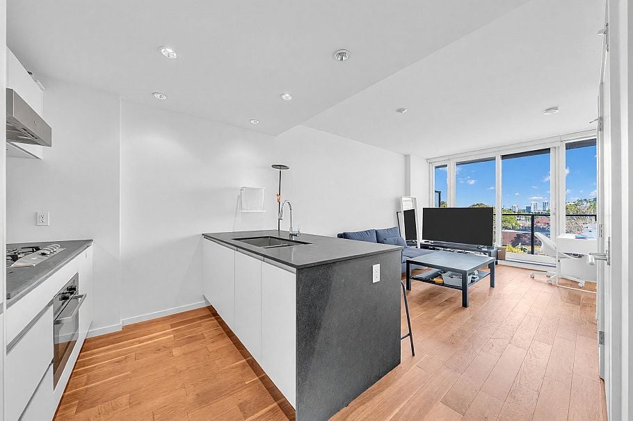 908 8488 Cornish Street Vancouver, BC - 4