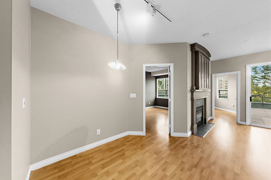 204 131 W 3rd Street North Vancouver, BC - 16