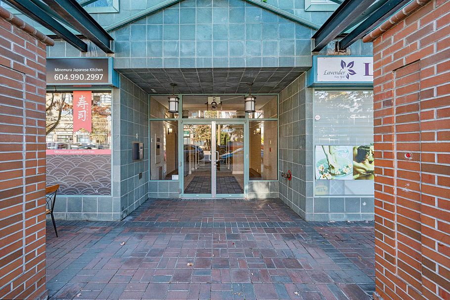 204 131 W 3rd Street North Vancouver, BC - 35