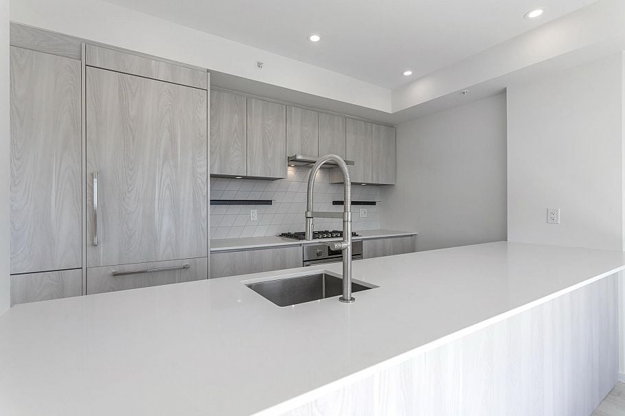 602 3264 Vanness Street Vancouver, BC - 4