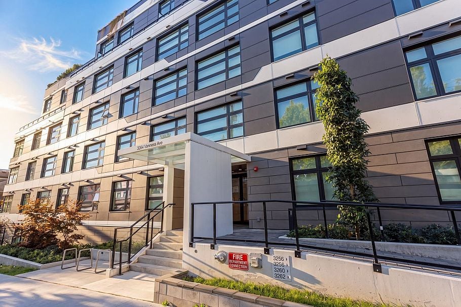 602 3264 Vanness Street Vancouver, BC - 2