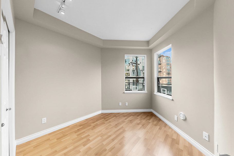 204 131 W 3rd Street North Vancouver, BC - 24