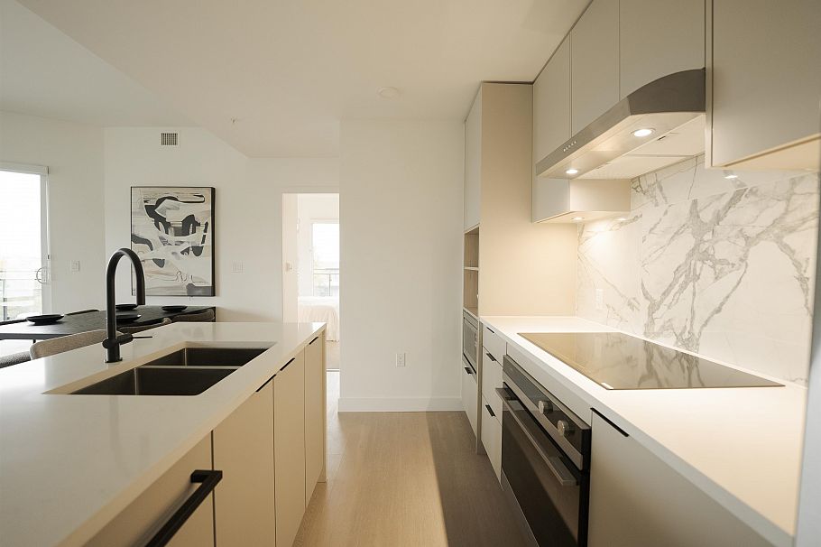 360 422 E 3rd Street North Vancouver, BC - 8