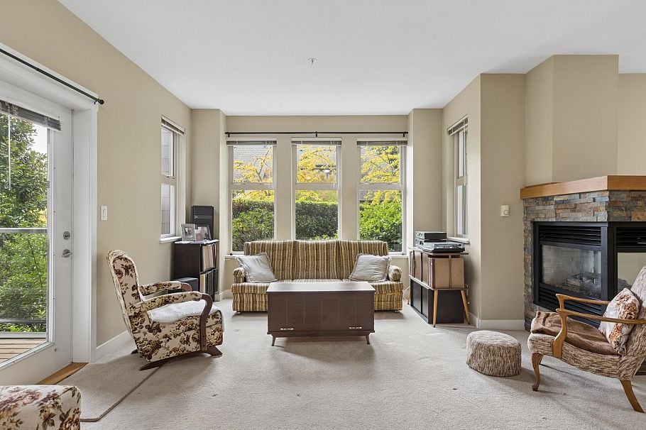 206 188 W 29th Street North Vancouver, BC - 4