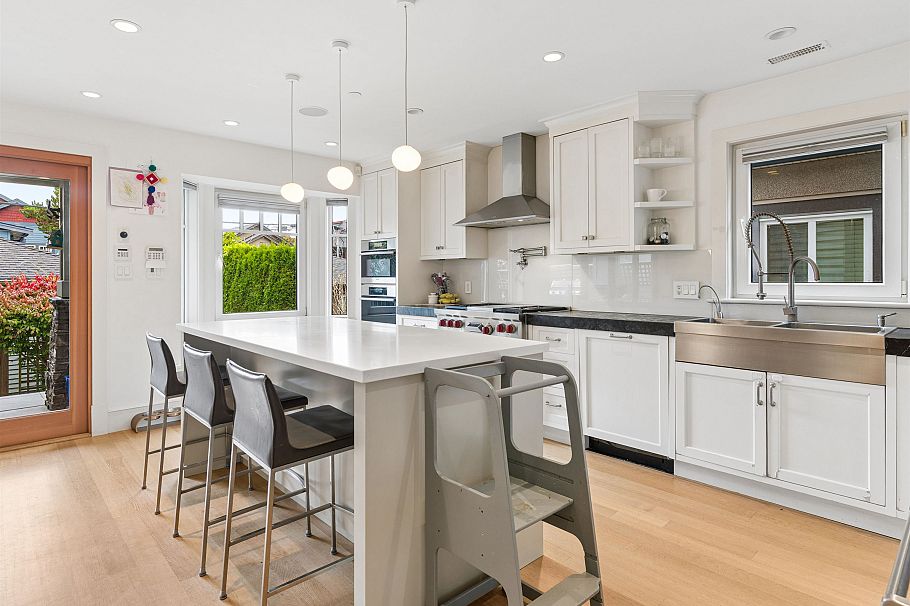 917 W 20th Avenue Vancouver, BC - 10