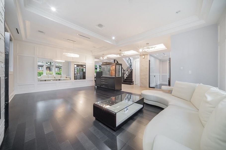 1420 W 53rd Avenue Vancouver, BC - 4