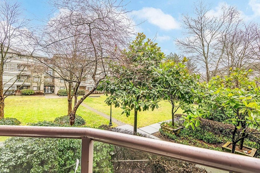 209 3455 Ascot Place Vancouver, BC - 2