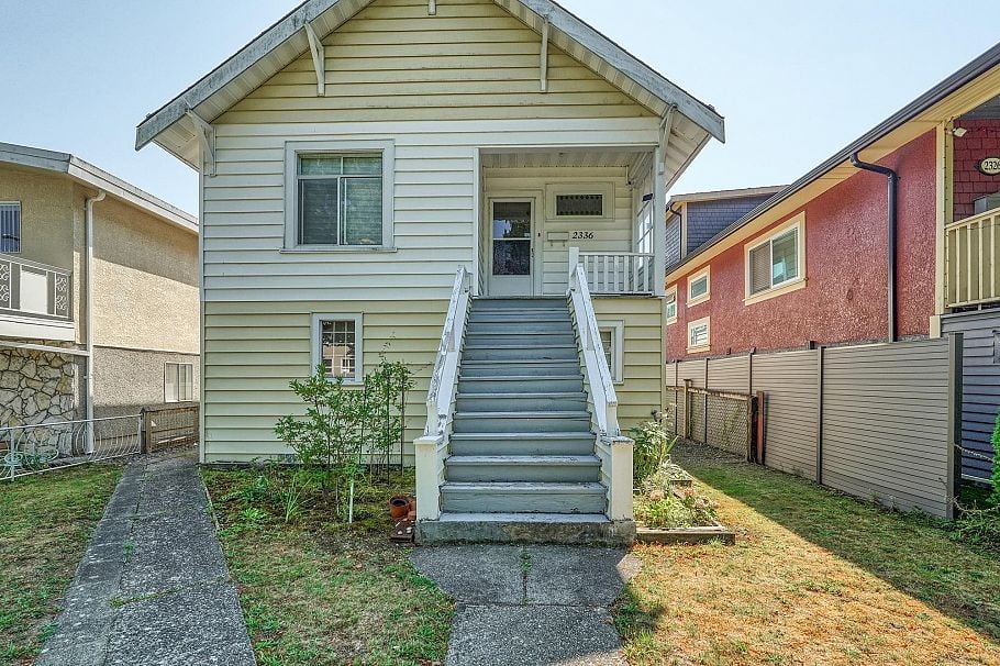 2336 45 Avenue Vancouver, BC - 4