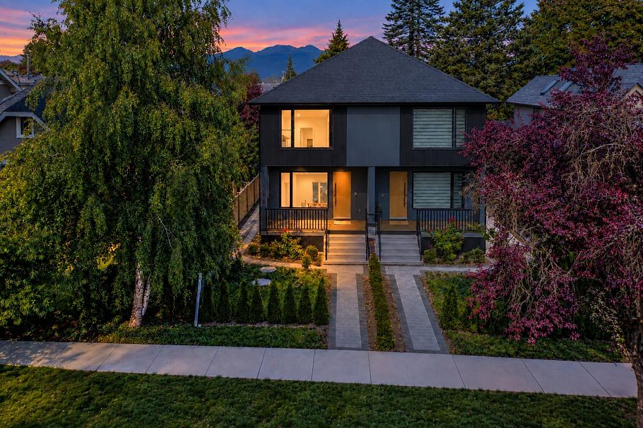 2837 W 31st Avenue Vancouver, BC - 1