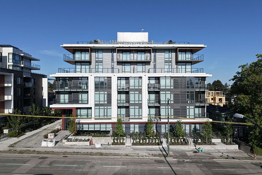 206 8486 Oak Street Vancouver, BC - 13