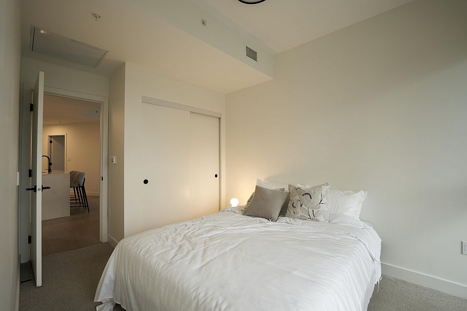 360 422 E 3rd Street North Vancouver, BC - 10