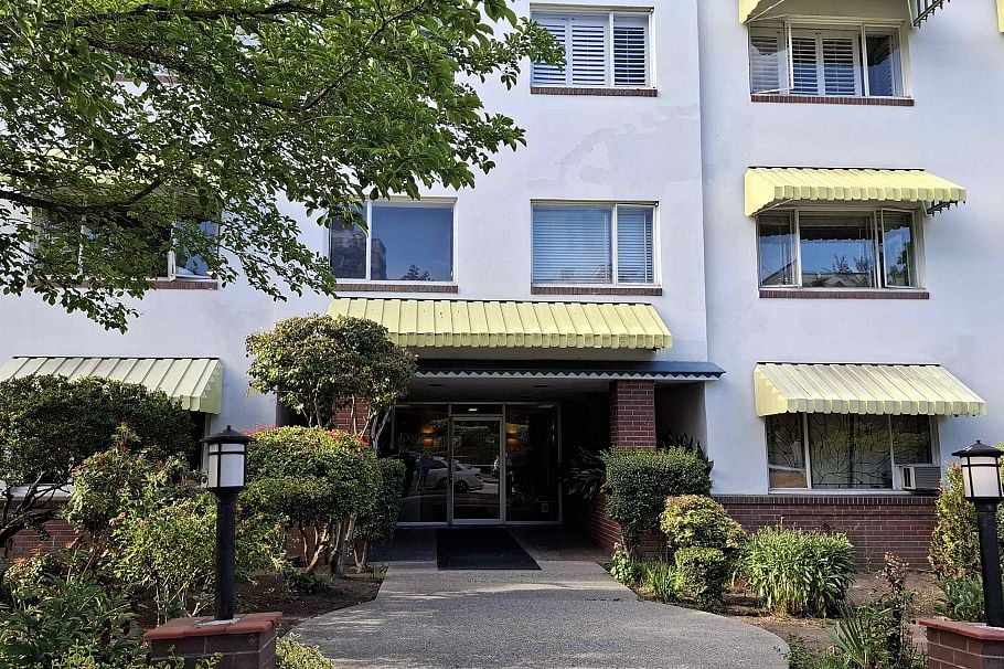 101 2469 Cornwall Avenue Vancouver, BC - 1