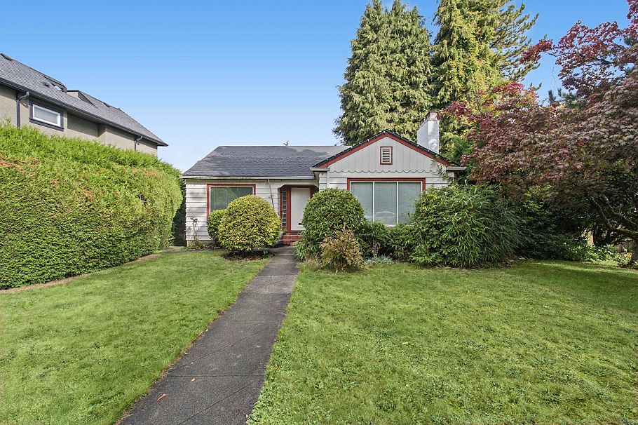 455 W 29th Avenue Vancouver, BC - 1