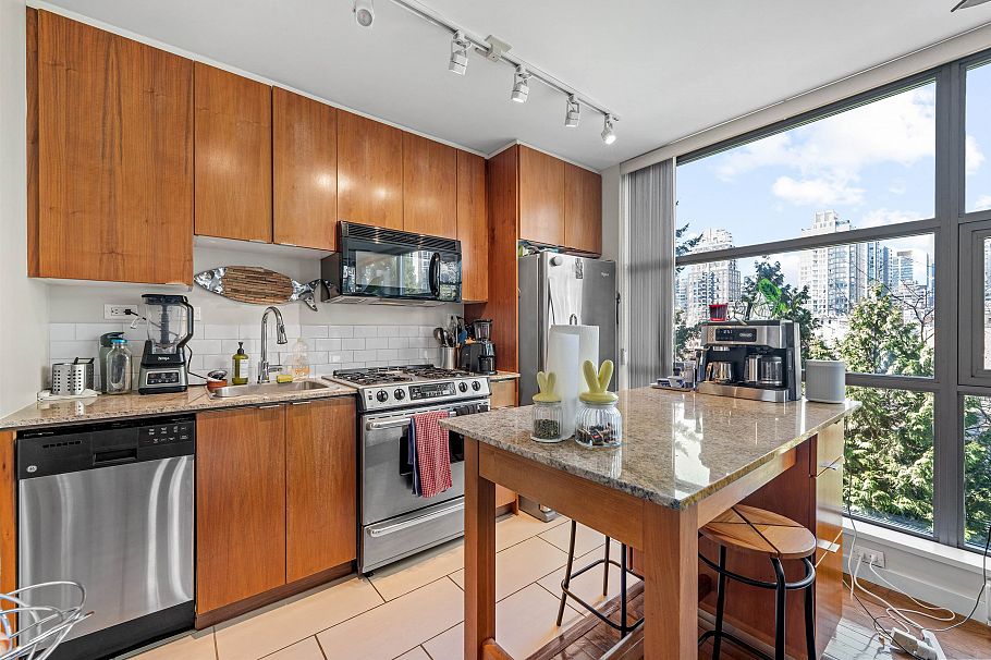 601 989 Beatty Street Vancouver, BC - 4