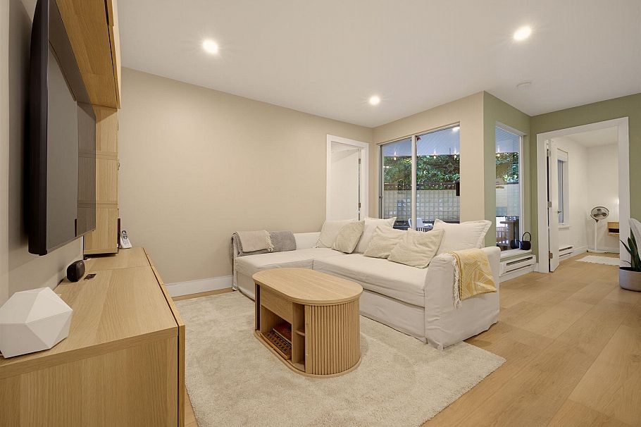 204 1345 Comox Street Vancouver, BC - 3