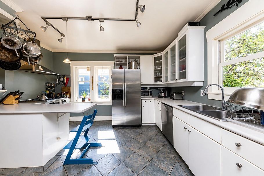 364 E 14th Street North Vancouver, BC - 13