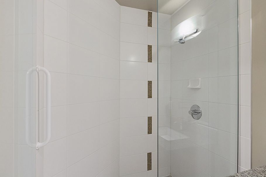 206 188 W 29th Street North Vancouver, BC - 26