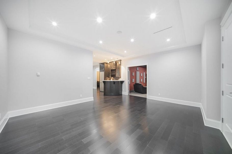 1420 W 53rd Avenue Vancouver, BC - 24