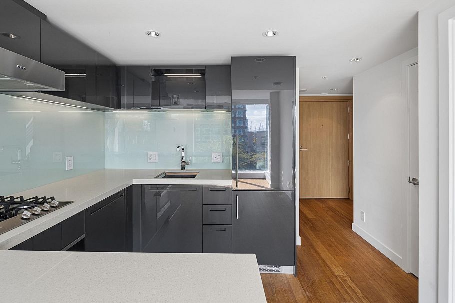 1211 777 Richards Street Vancouver, BC - 3
