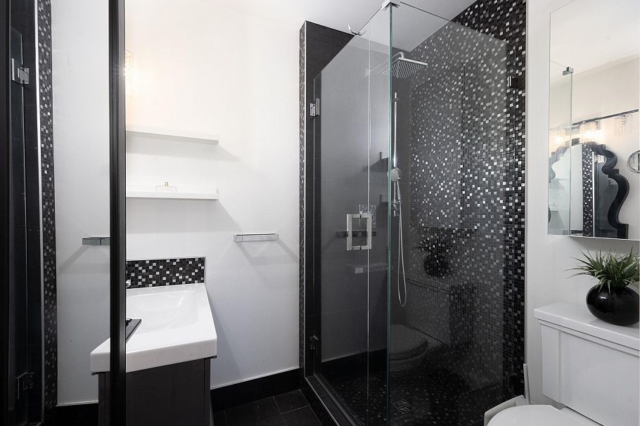 2048 Triumph Street Vancouver, BC - 10